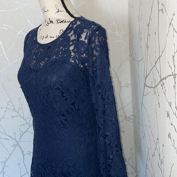 Halo lace navy dress, Size Small‎ - Picture 3 of 8